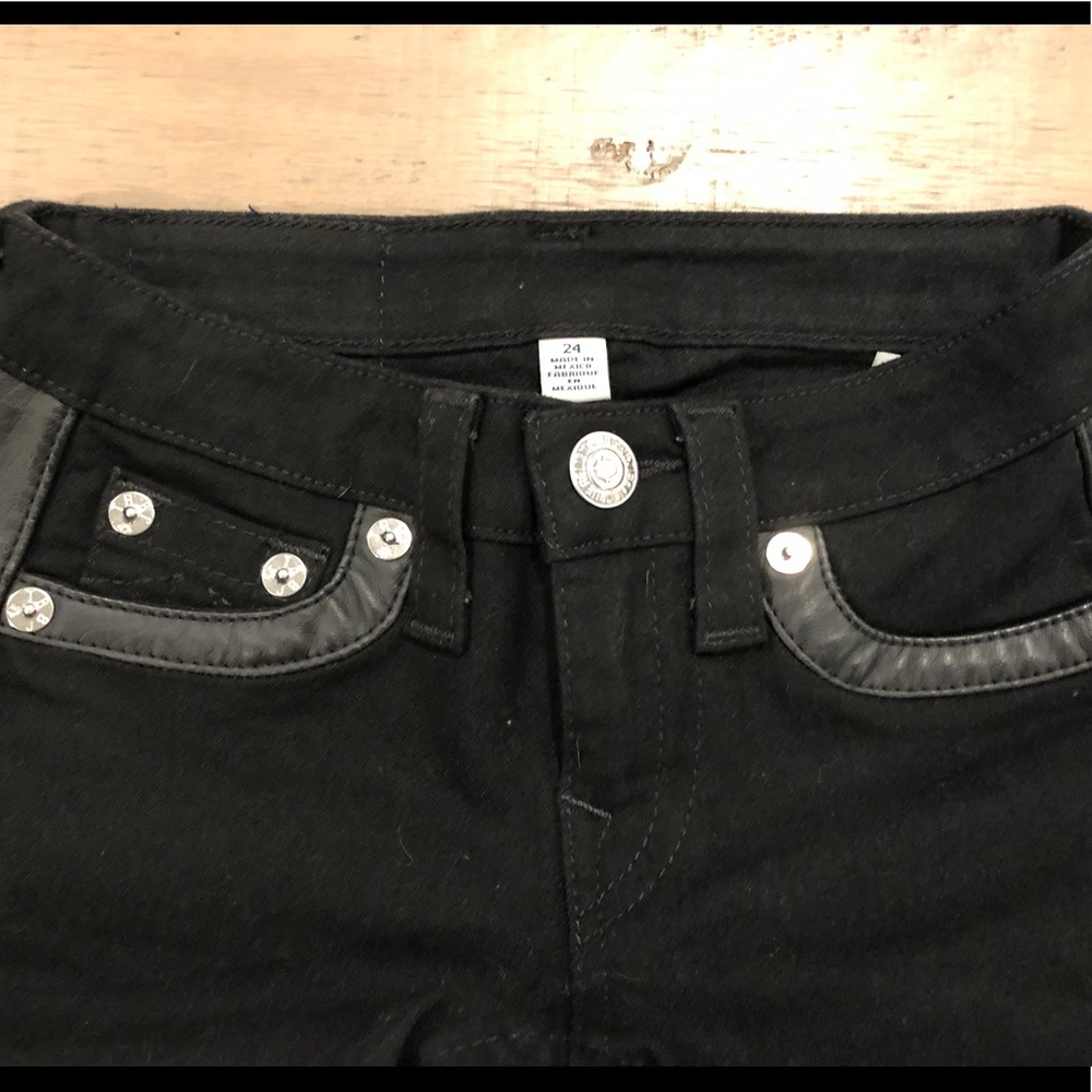 Black True Religion jeans size 24. Low rise.NEW